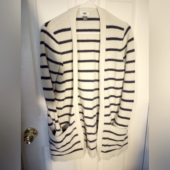 Cardigan - Picture 1 of 3